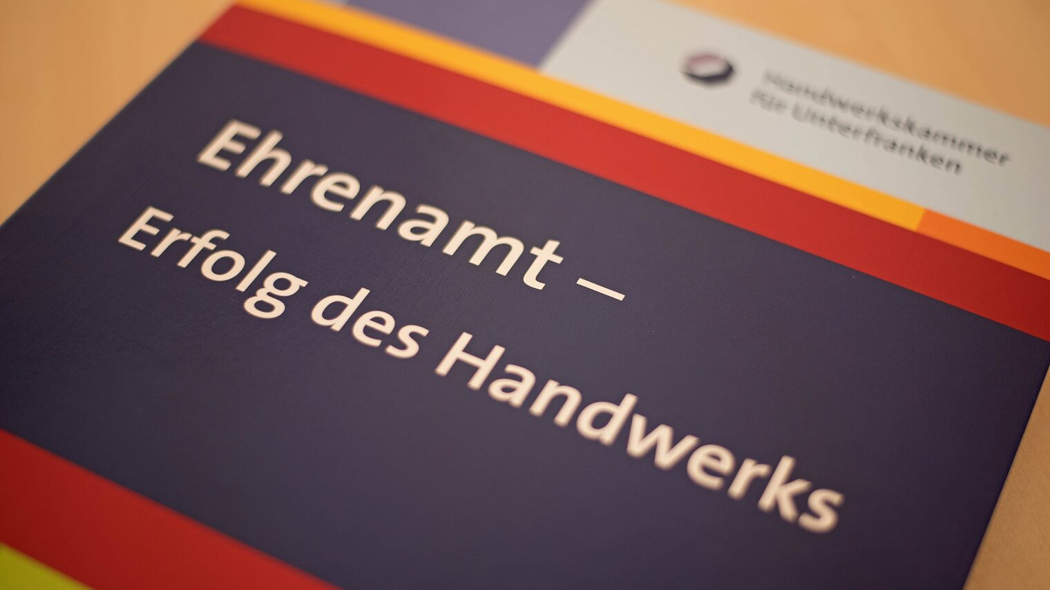 Foto des Ehrenamtsordner, "Ehrenamt - Erfolg des Handwerks"