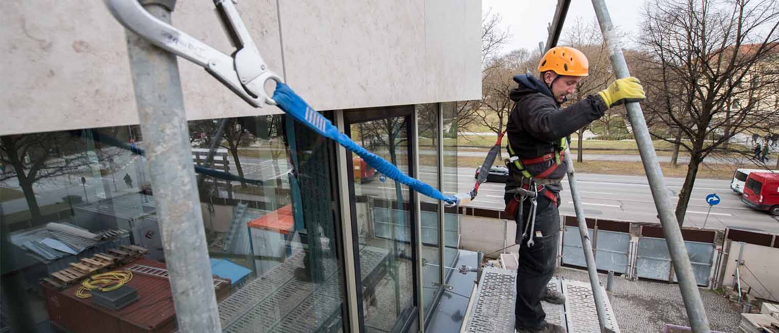 Änderungen Gerüstbau | Handwerksrolle Handwerker auf einem Gerüst