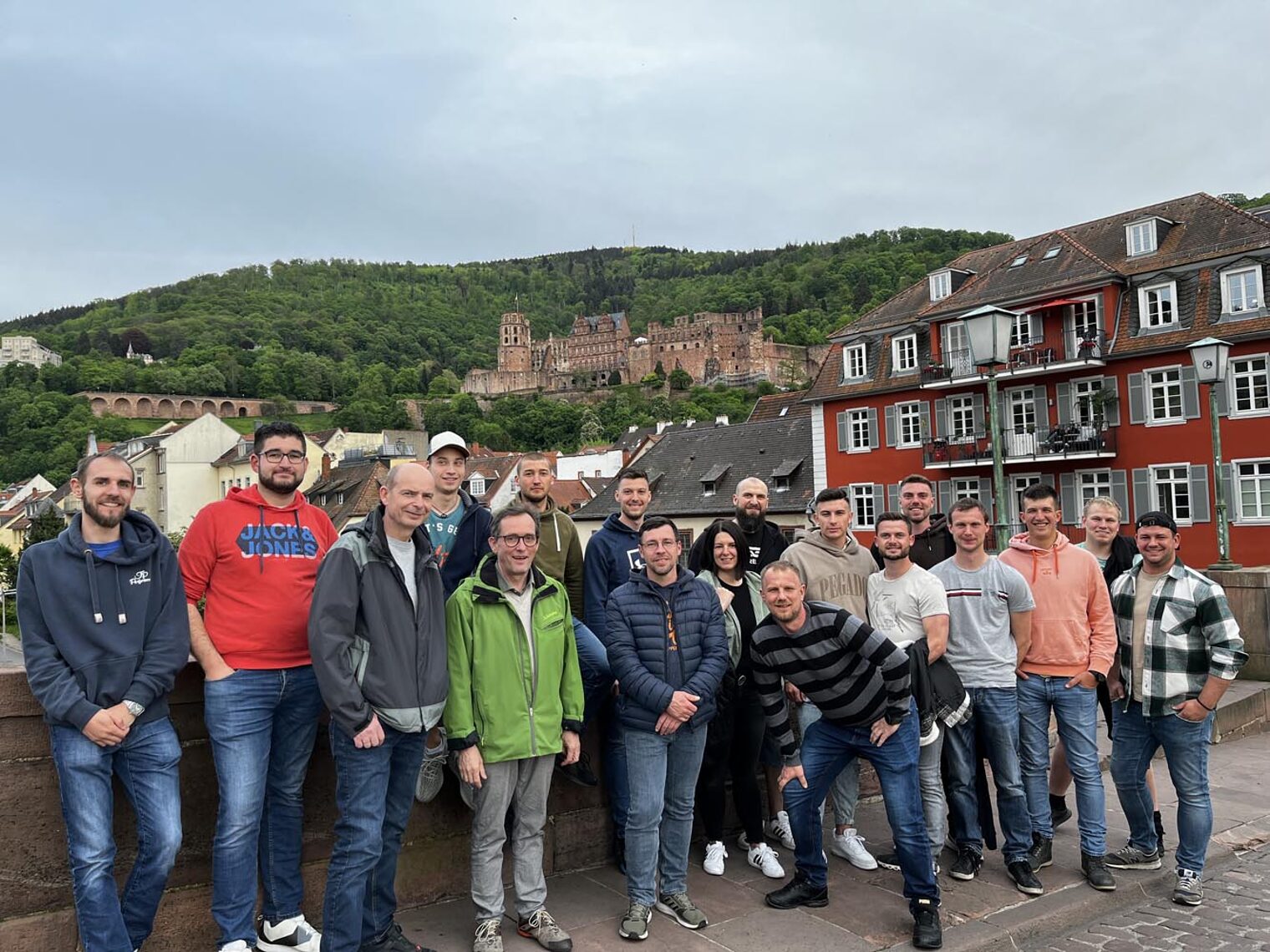 Gruppenfoto der Meisterschule Straßenbauer bei einer Exkursion nach Heidelberg