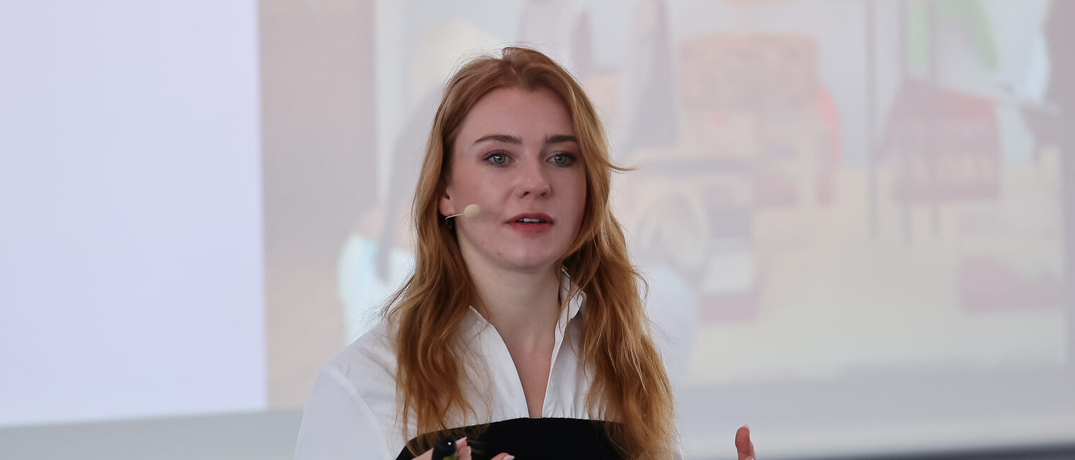 Franziska Brandmeier bei ihrer Keynote beim Handwerkerforum der Handwerkskammer für Unterfranken