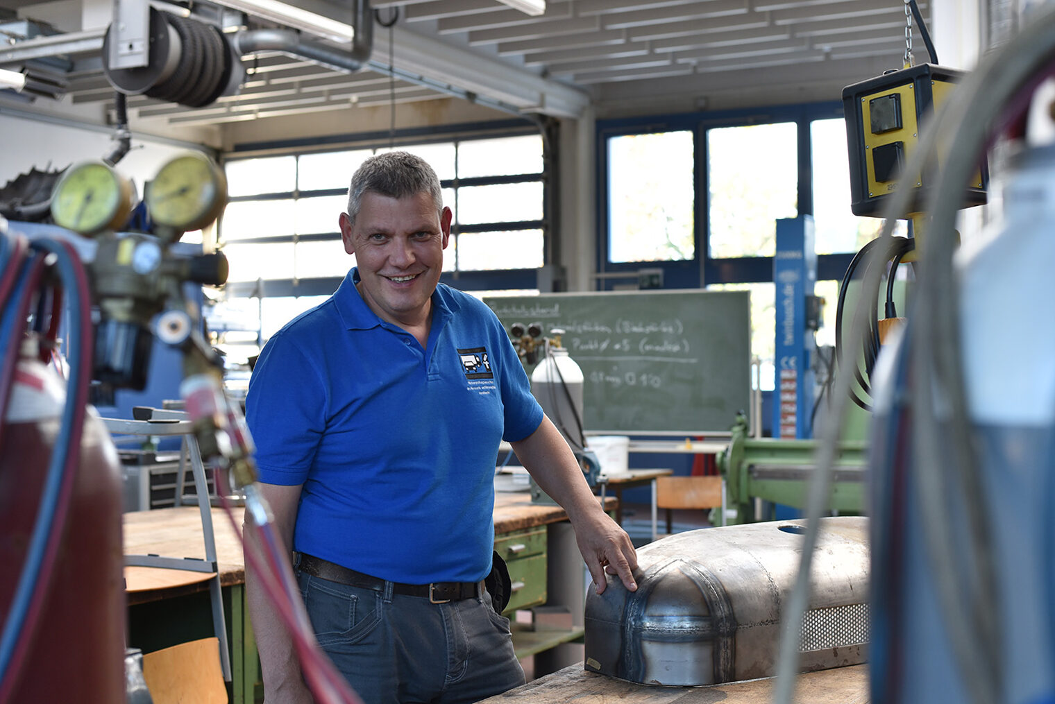 Markus Stenzinger, Vorsitzender des Meisterprüfungsausschusses in seiner Werkstatt