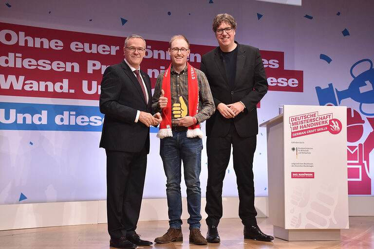 Gruppenfoto auf Bühne
