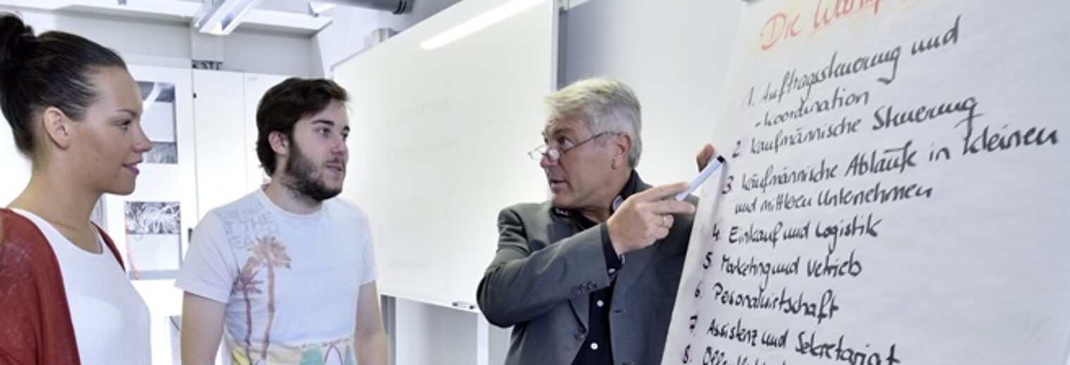 Engagierter Dozent für Betriebswirtschaft gesucht! Unterrichten Sie im Meisterkurs im Bildungszentrum Aschaffenburg.