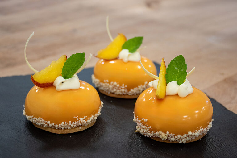 Desserttörtchen mit Mirror Glaze